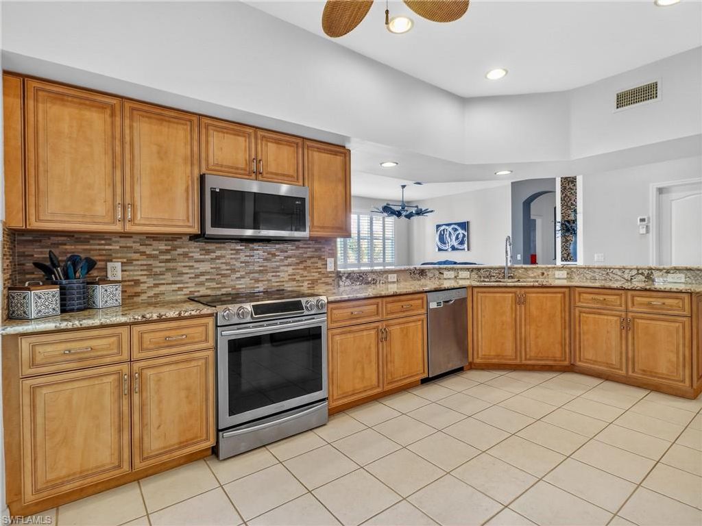 9030 Las Maderas DR 201, BONITA SPRINGS, FL 34135 — photo 3