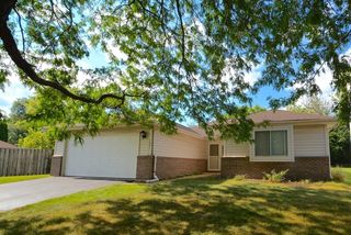 1201 Haverhill Circle, Naperville, IL 60563