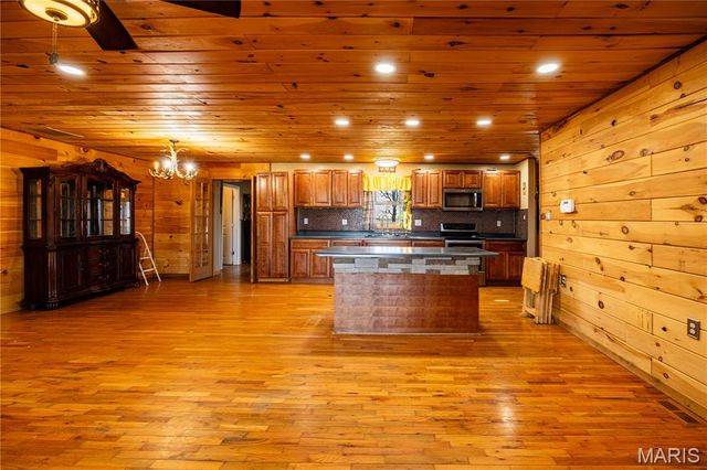 5731 W 408th Road, Bertrand, MO 63823