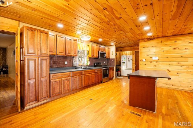 5731 W 408th Road, Bertrand, MO 63823