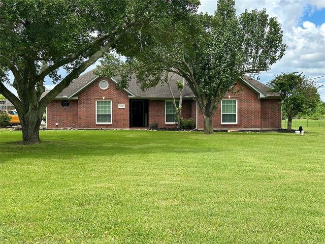 1614 Avenue Q, Santa Fe, TX 77510