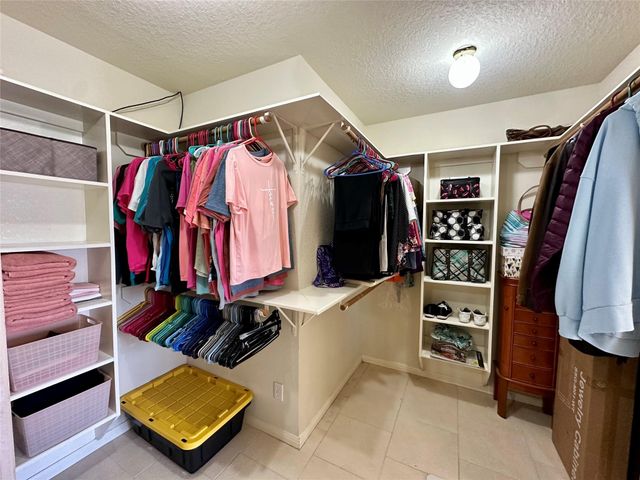 1614 Avenue Q, Santa Fe, TX 77510