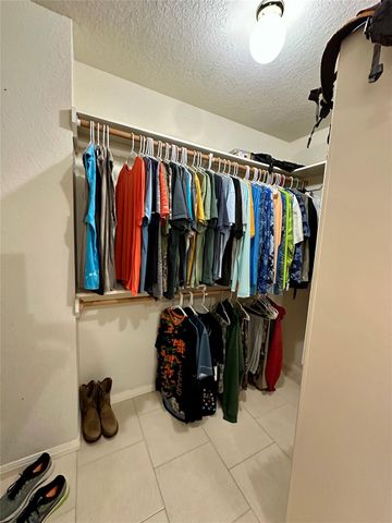 1614 Avenue Q, Santa Fe, TX 77510