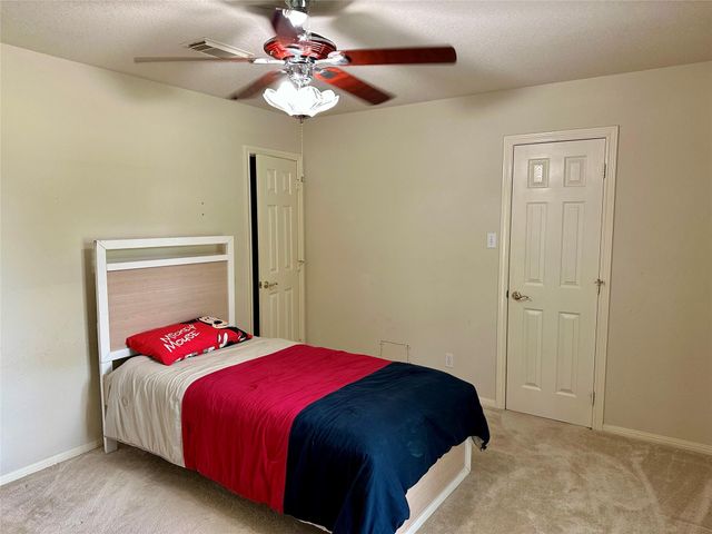 1614 Avenue Q, Santa Fe, TX 77510