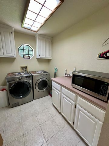 1614 Avenue Q, Santa Fe, TX 77510