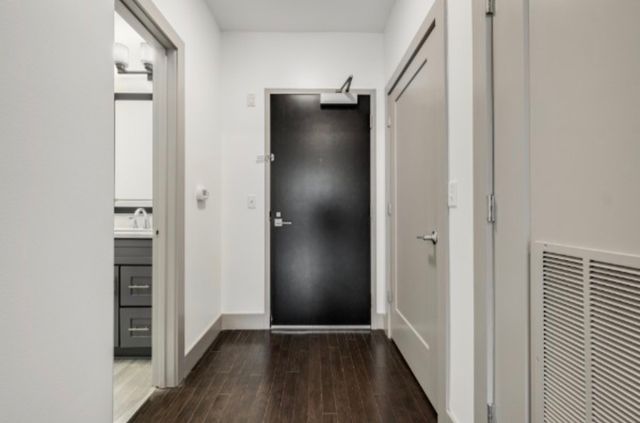 2407 8th Ave S Apt 208, Nashville, TN 37204