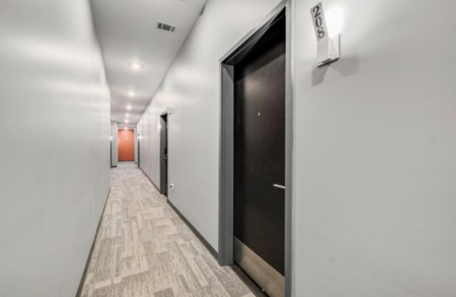 2407 8th Ave S Apt 208, Nashville, TN 37204