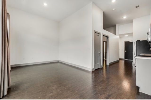 2407 8th Ave S Apt 208, Nashville, TN 37204