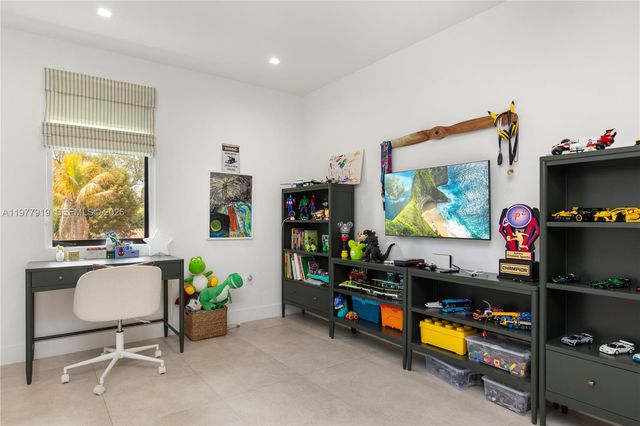 2225 SW 18th Avenue, Miami, FL 33145