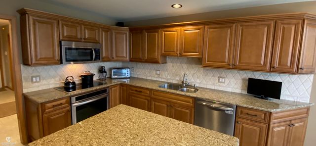 47351 Bobwhite Lane, Shelby Twp, MI 48315