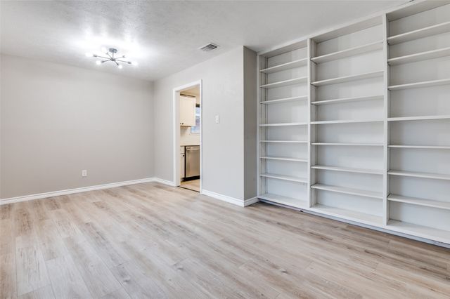 821 Sequoia Drive, Lancaster, TX 75146