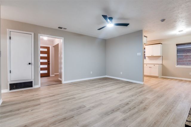 821 Sequoia Drive, Lancaster, TX 75146