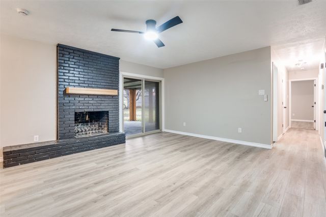 821 Sequoia Drive, Lancaster, TX 75146