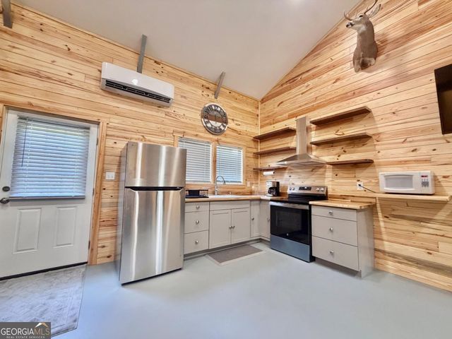 111 Dead River Road, Glenwood, GA 30428