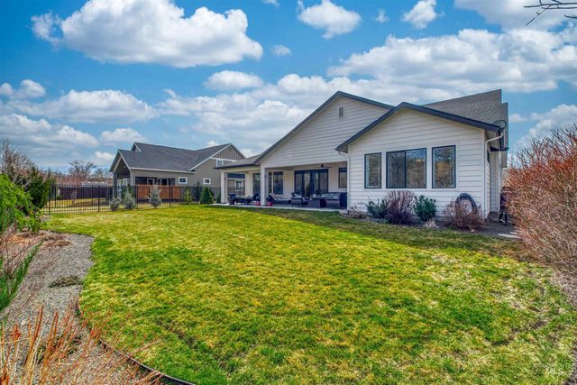 3308 W Miners Farm Dr, Boise, ID 83714