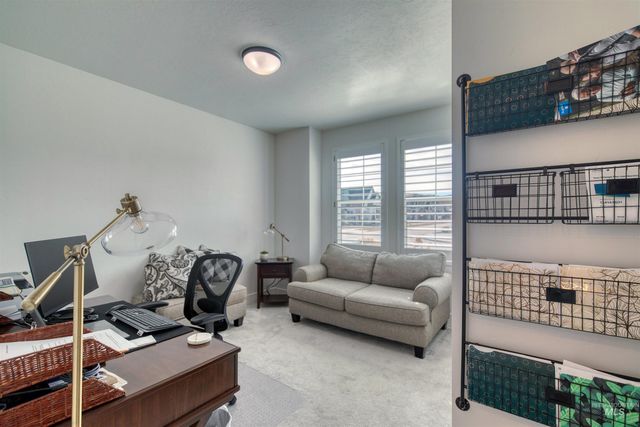 3308 W Miners Farm Dr, Boise, ID 83714