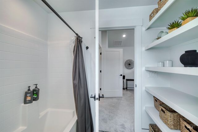 3308 W Miners Farm Dr, Boise, ID 83714