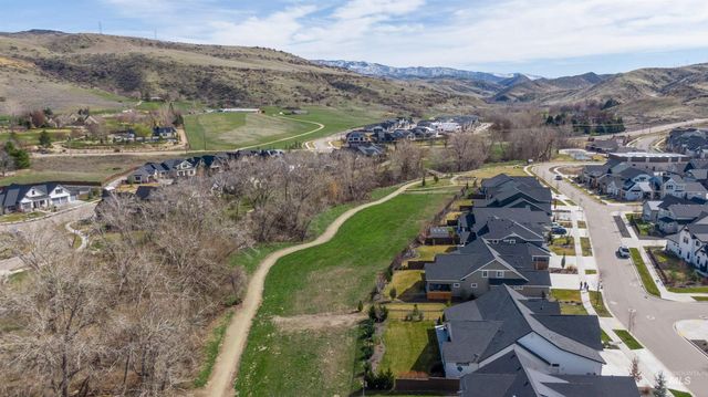 3308 W Miners Farm Dr, Boise, ID 83714