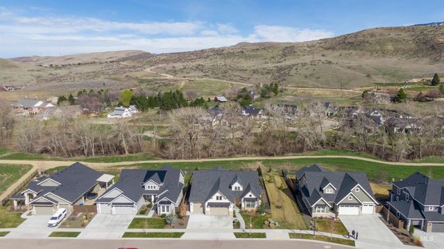 3308 W Miners Farm Dr, Boise, ID 83714