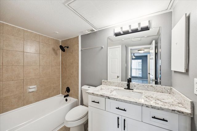 2100 Wilcrest Drive 225, Houston, TX 77042