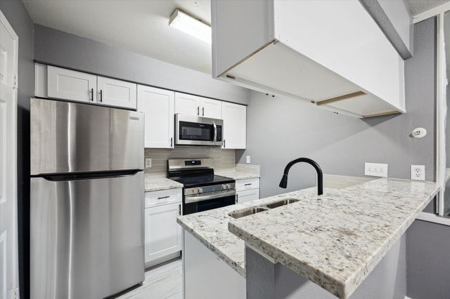 2100 Wilcrest Drive 225, Houston, TX 77042