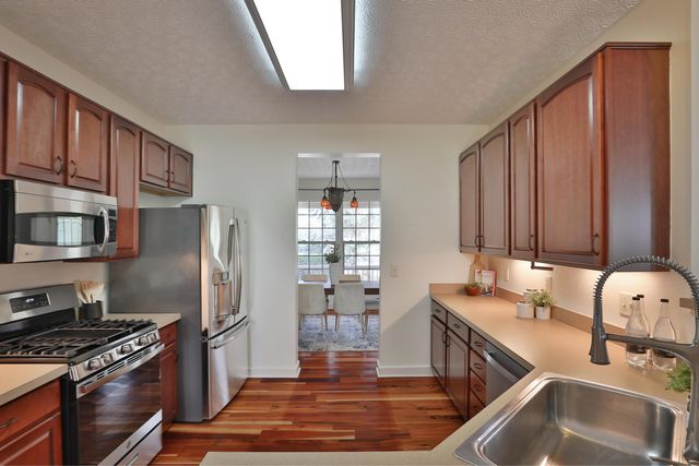 3193 Guffey Drive, Grove City, OH 43123