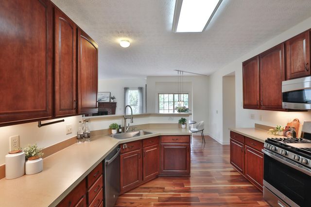 3193 Guffey Drive, Grove City, OH 43123