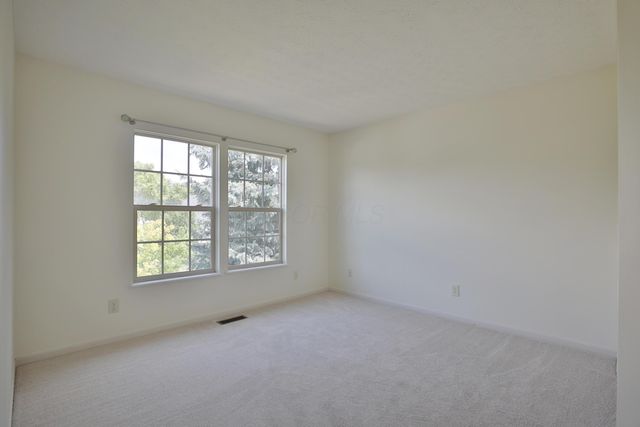 3193 Guffey Drive, Grove City, OH 43123