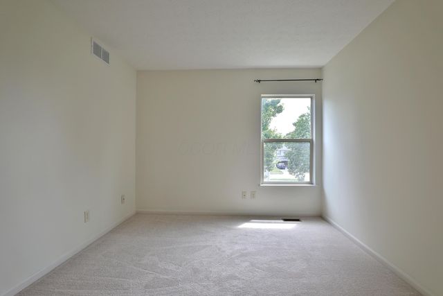 3193 Guffey Drive, Grove City, OH 43123