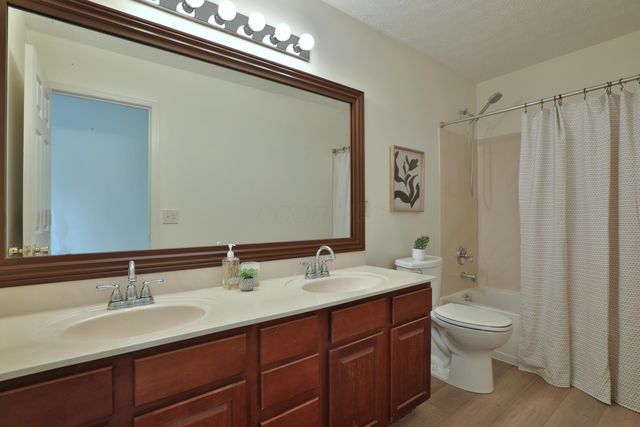 3193 Guffey Drive, Grove City, OH 43123