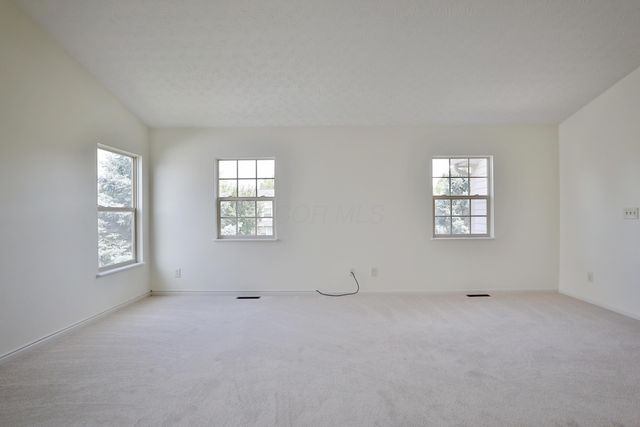 3193 Guffey Drive, Grove City, OH 43123
