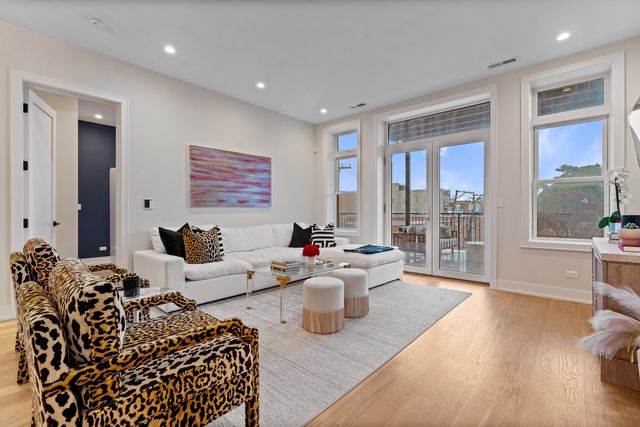 1938 W Augusta Boulevard 304, Chicago, IL 60622