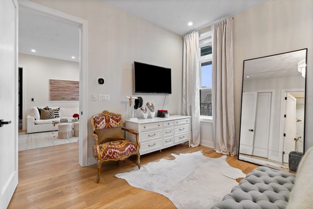 1938 W Augusta Boulevard 304, Chicago, IL 60622