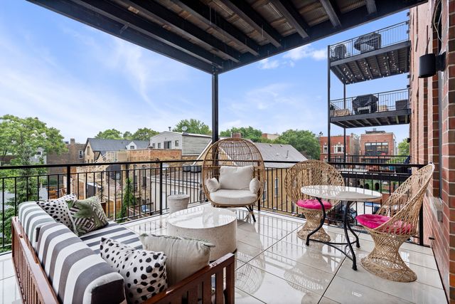 1938 W Augusta Boulevard 304, Chicago, IL 60622