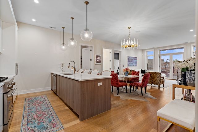 1938 W Augusta Boulevard 304, Chicago, IL 60622