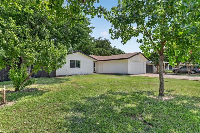 501 Kent Drive, Lewisville, TX 75067