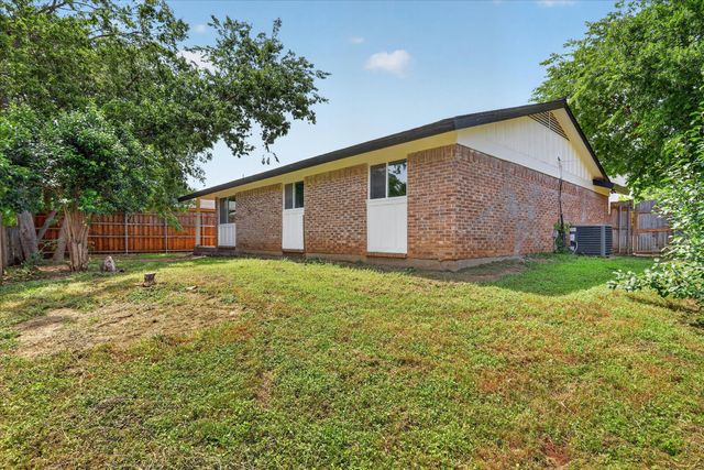 501 Kent Drive, Lewisville, TX 75067