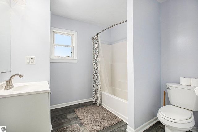 8142 W 32 Road, Harrietta, MI 49638