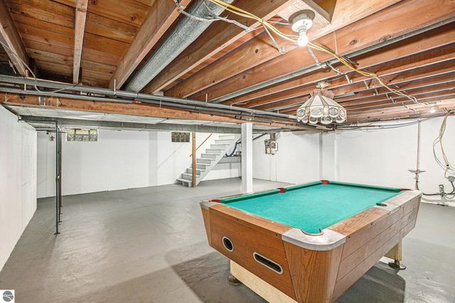 8142 W 32 Road, Harrietta, MI 49638