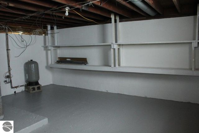 8142 W 32 Road, Harrietta, MI 49638