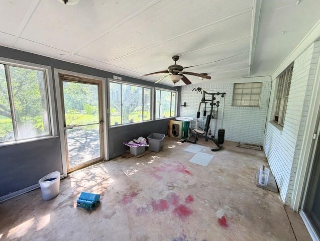 9262 N Highway 77, Lexington, TX 78947