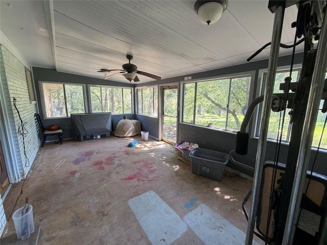 9262 N Highway 77, Lexington, TX 78947