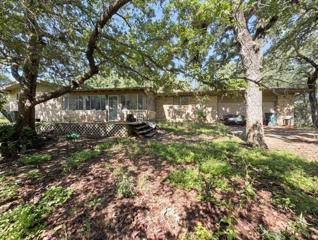 9262 N Highway 77, Lexington, TX 78947