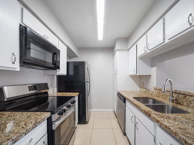 6633 W Airport Boulevard 1106, Houston, TX 77035