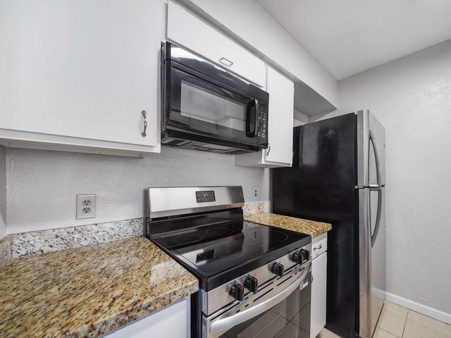 6633 W Airport Boulevard 1106, Houston, TX 77035
