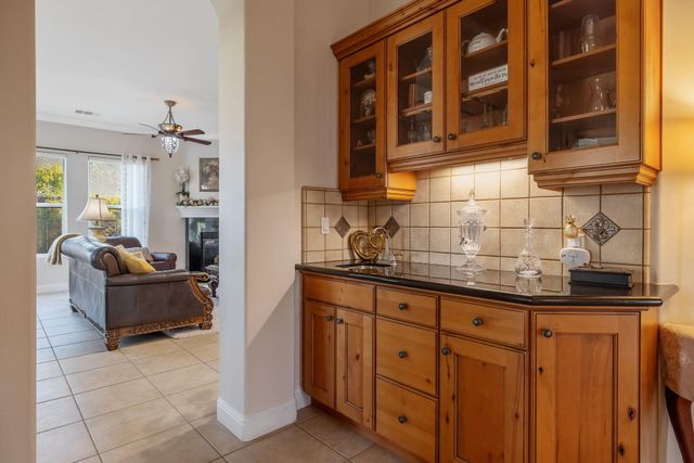 729 St Thomas Court, Exeter, CA 93221