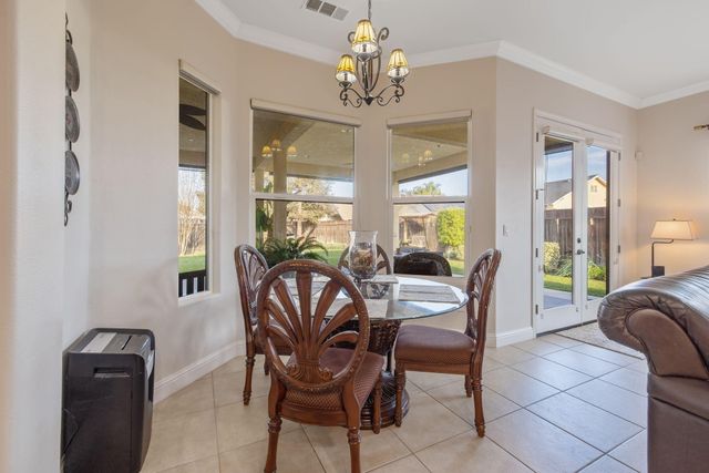 729 St Thomas Court, Exeter, CA 93221