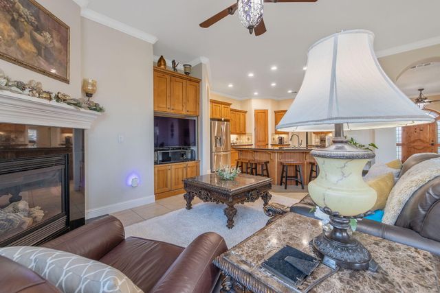 729 St Thomas Court, Exeter, CA 93221