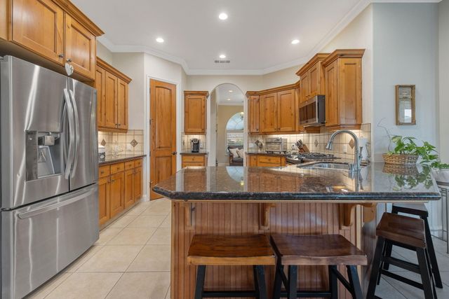 729 St Thomas Court, Exeter, CA 93221