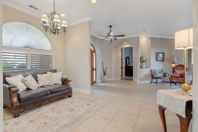 729 St Thomas Court, Exeter, CA 93221